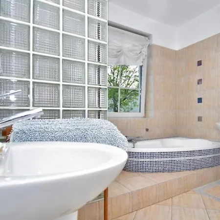 Caterina * ז'שוב